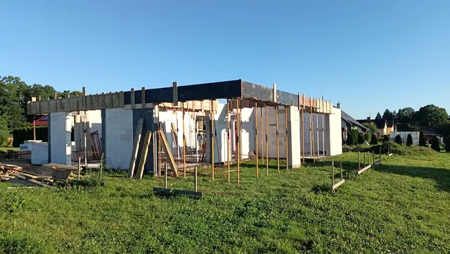Szalowanie wieńca i nadproży — realizacja BUDOM