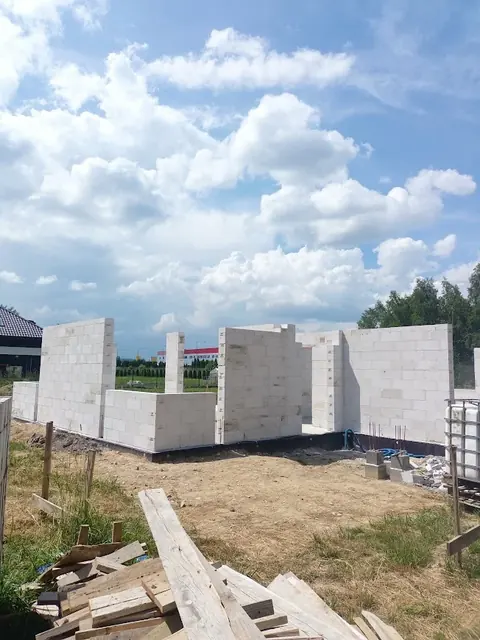 Budowa domu — ściany zewnętrzne — realizacja BUDOM