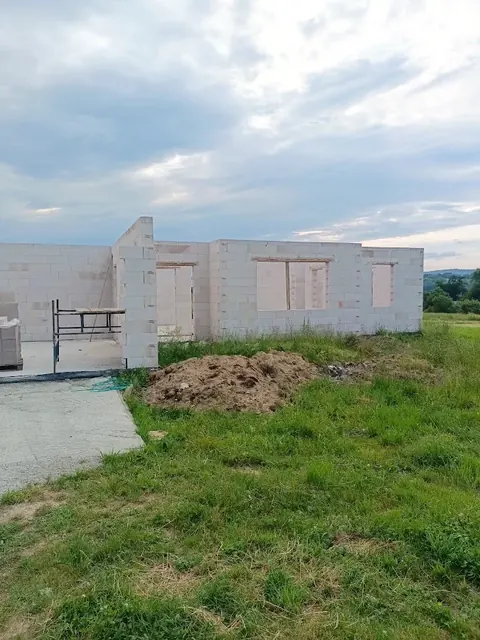 Ściany domu — widok od ogrodu — realizacja BUDOM