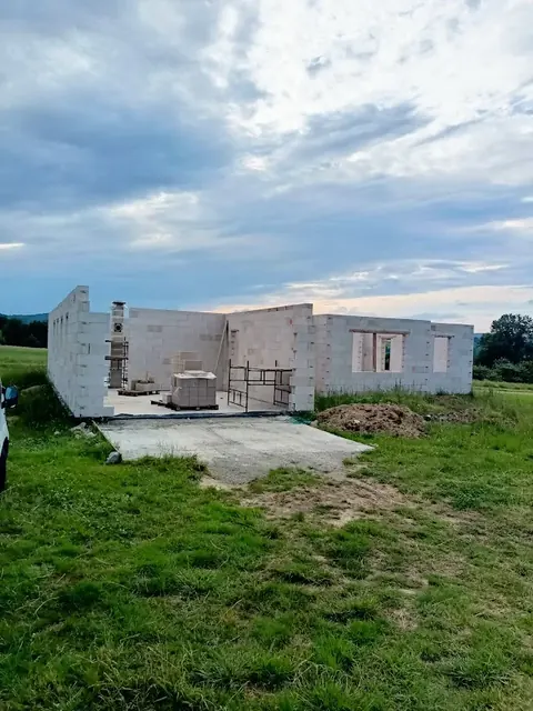 Budowa domu — widok bryły — realizacja BUDOM